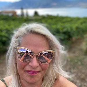 Meet your Posher, Deb